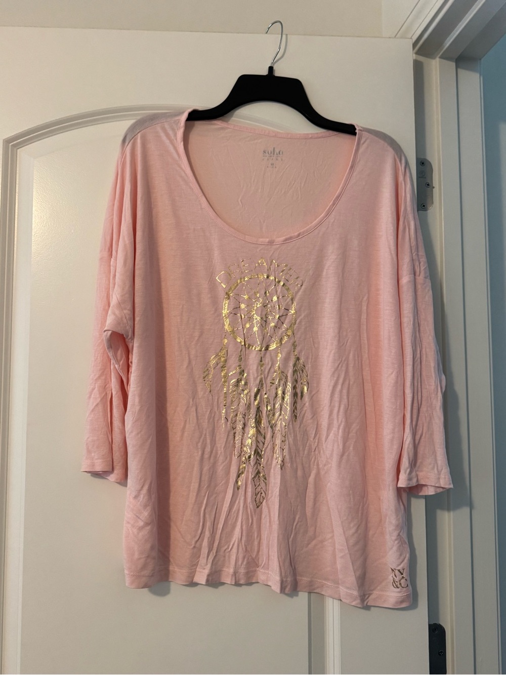 New York & Company Light Pink Long Sleeve Scoop Neck Top with Gold Dreamcatcher